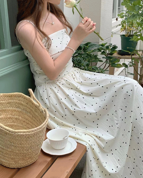 제니스 땡땡이 도트 셔링 레이어드 뷔스티에 민소매 나시 스모크 밴딩 롱 원피스