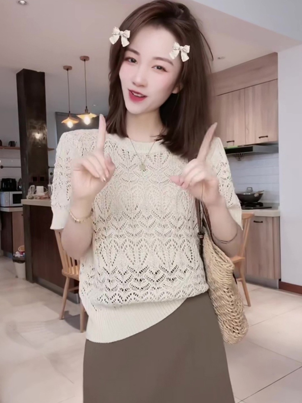 조선의 사랑꾼 강수지 니트 반팔 티셔츠 라운드넥 펀칭 의상 옷 패션 - 상세 이미지 4