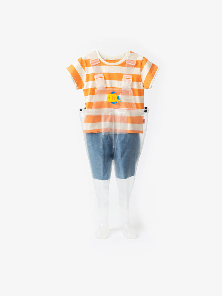 아이 장화 착용샷 2