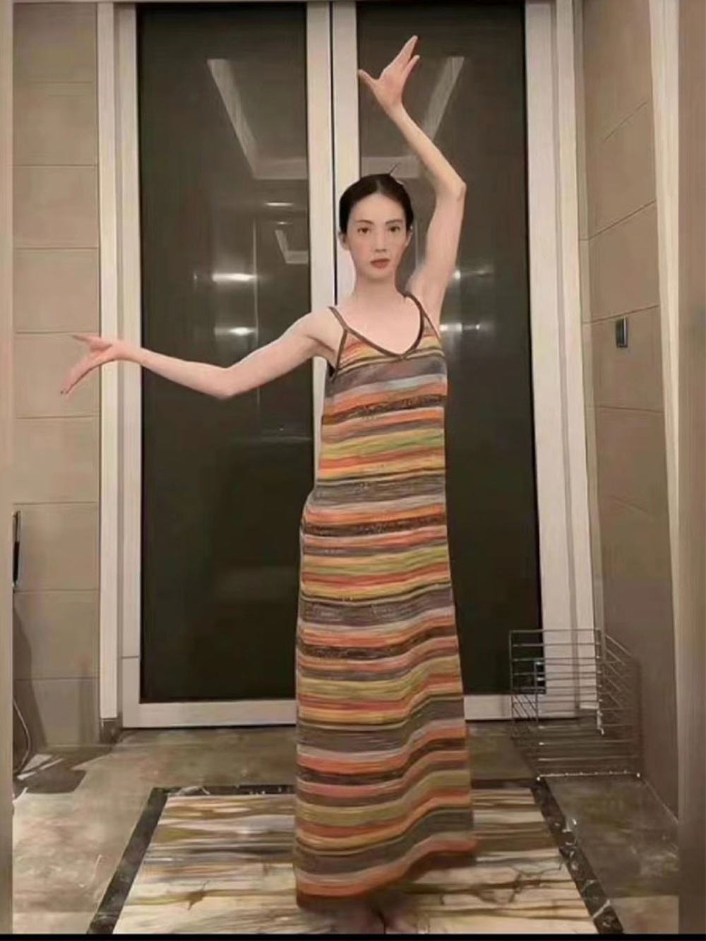 레인보우 스트라이프 나시원피스 프린팅 Y2K 휴양지 리조트 패션 - 상세 이미지 5
