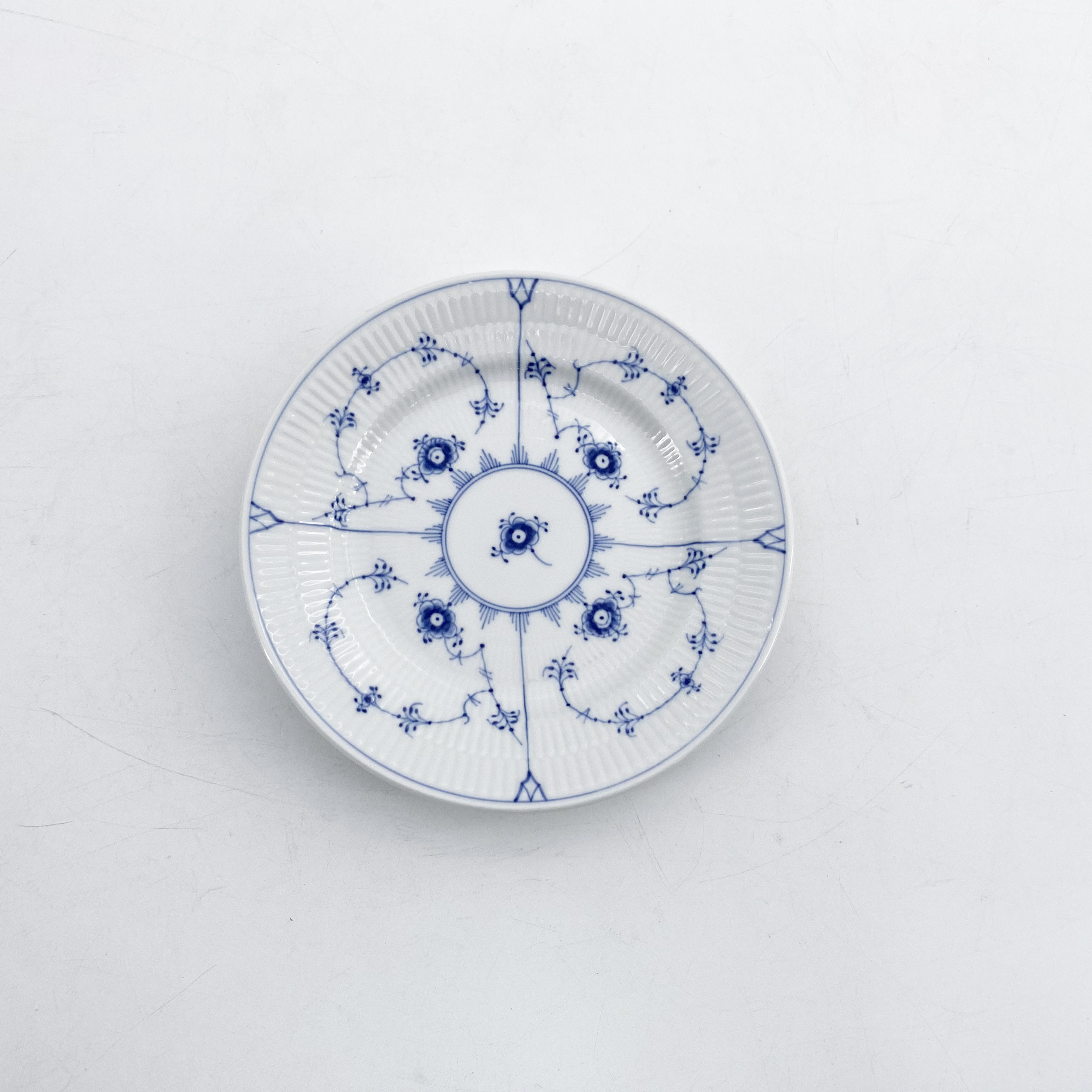 (17cm 샐러드접시) 로얄코펜하겐 블루플루티드 플레인 17cm 소접시 1017198 - 메인 이미지