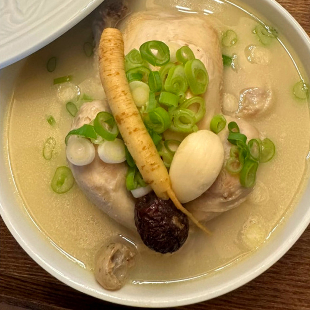 [더 쫄깃한]찹쌀 한방삼계탕 1.3kg 1-2인분/인삼삼계탕 10가지 복날 한방재료