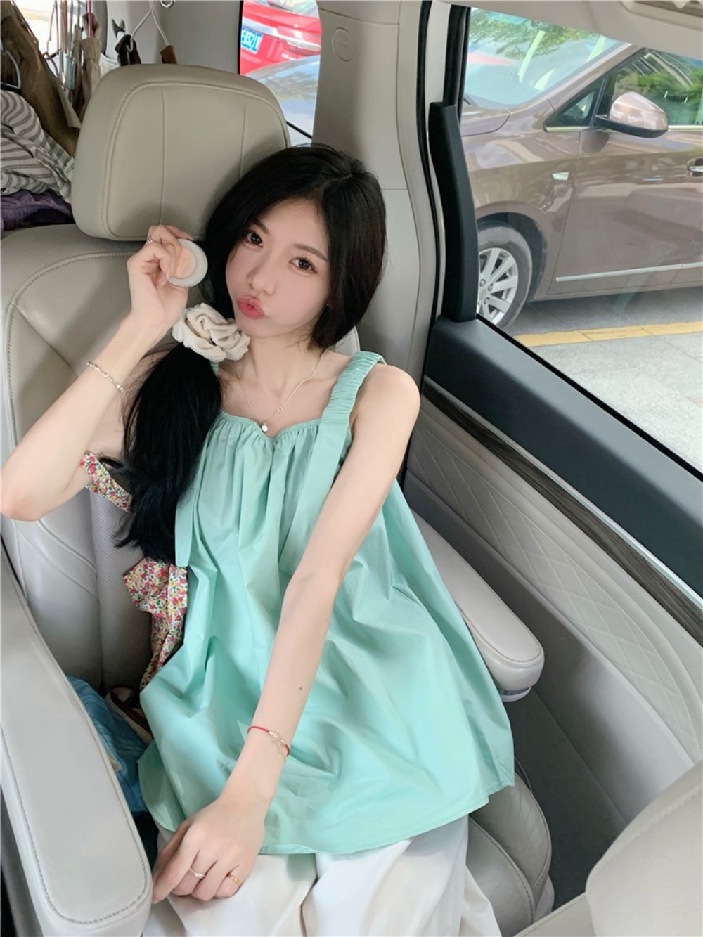 푹쉬면 다행이야 송지효 민소매 탑 나시 심플한 의상 옷 패션 - 상세 이미지 5