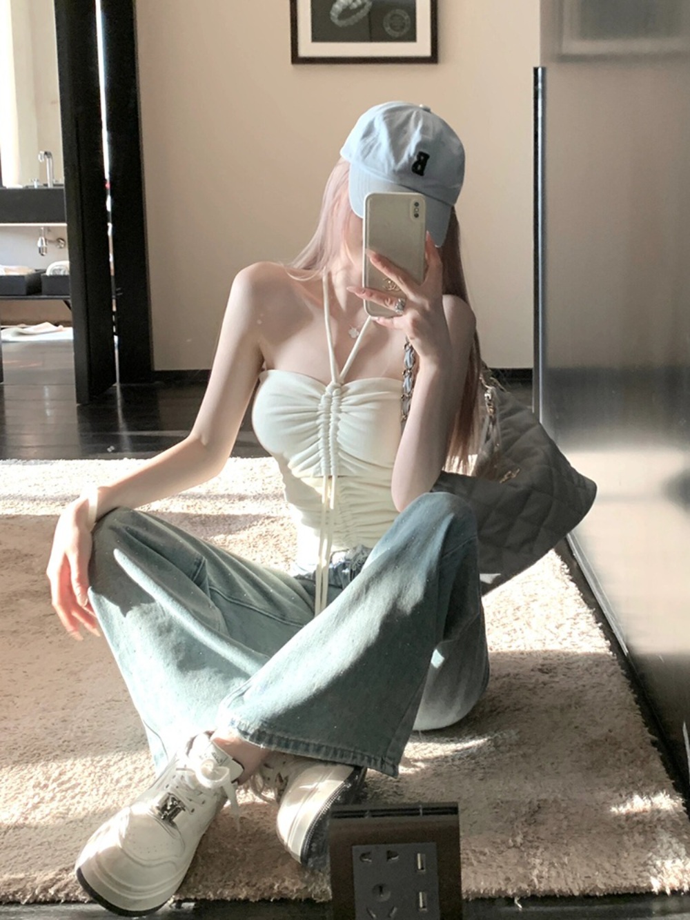 푹쉬면 다행이야 츠키 홀터넥 티셔츠 섹시한 민소매 의상 옷 패션 - 상세 이미지 2