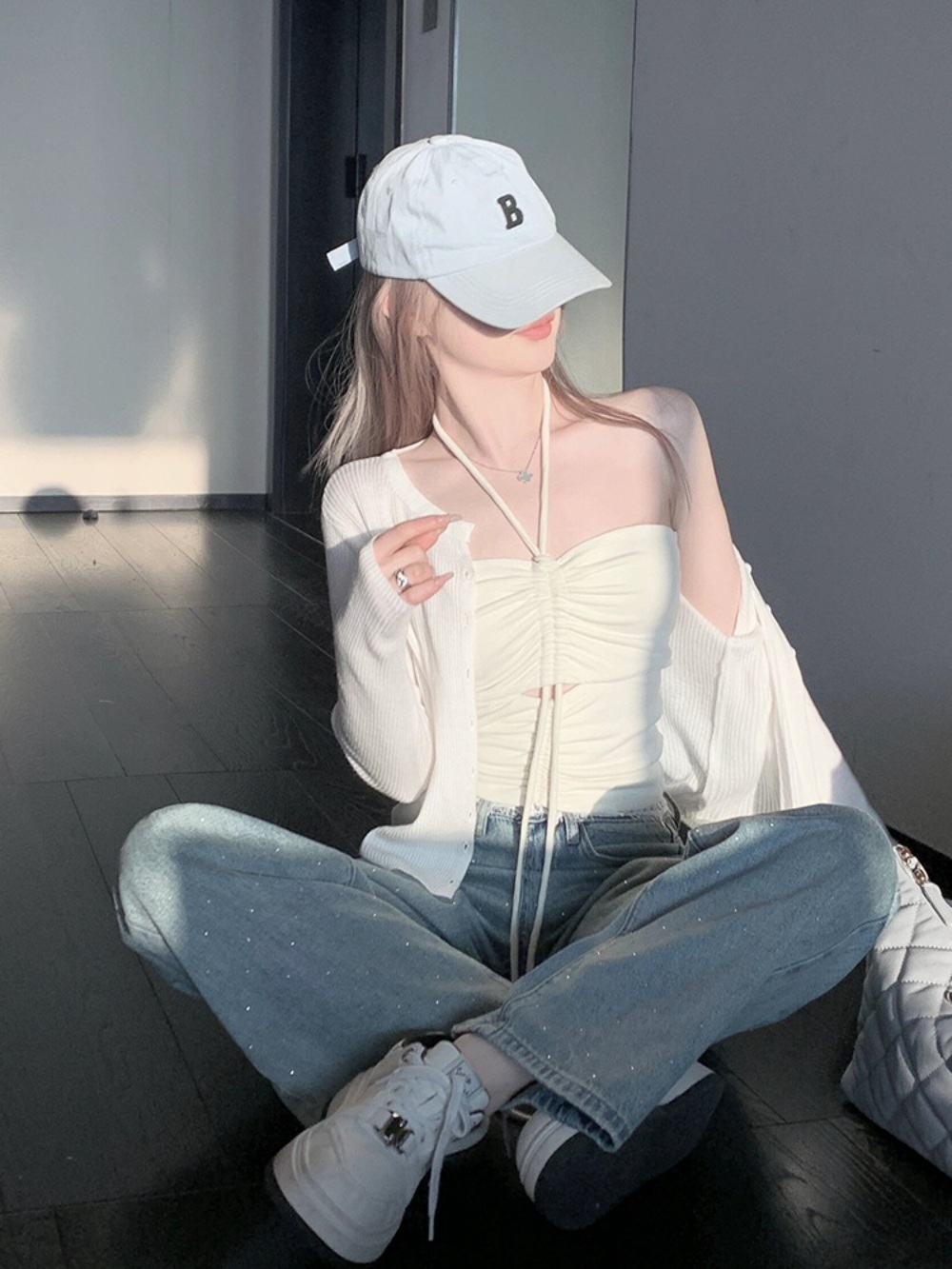 푹쉬면 다행이야 츠키 홀터넥 티셔츠 섹시한 민소매 의상 옷 패션 - 상세 이미지 4