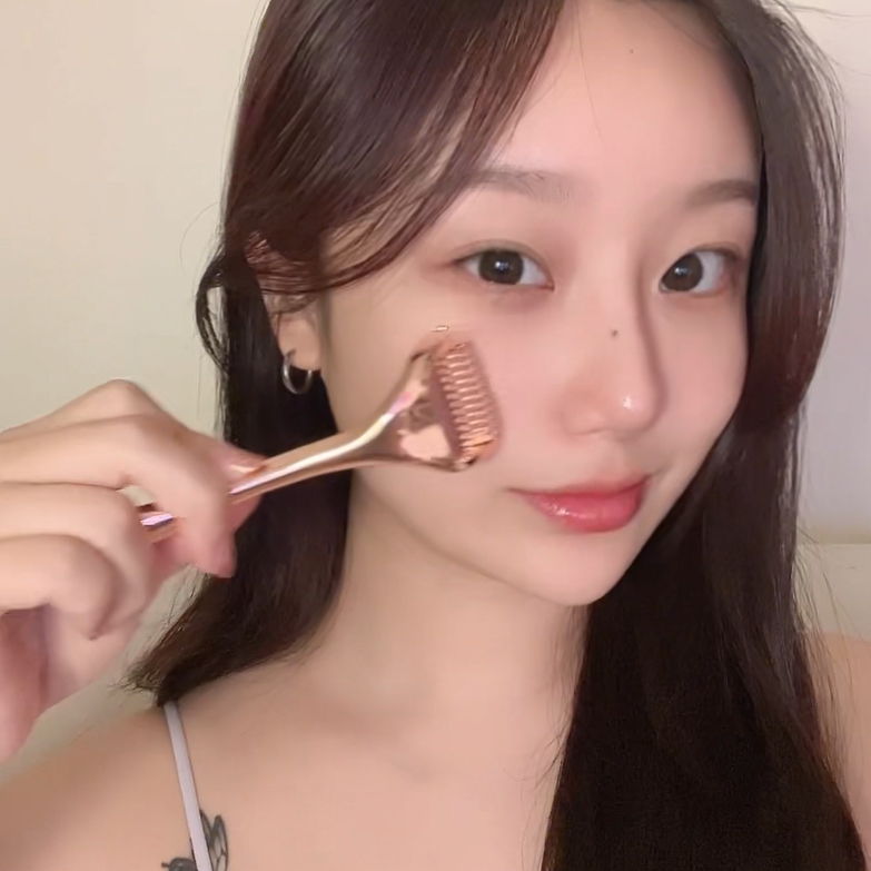 [반영구] MTS롤러 페이스 마이크로 니들 마사지 더마 얼굴 롤러 MTS홈케어 이미지 6