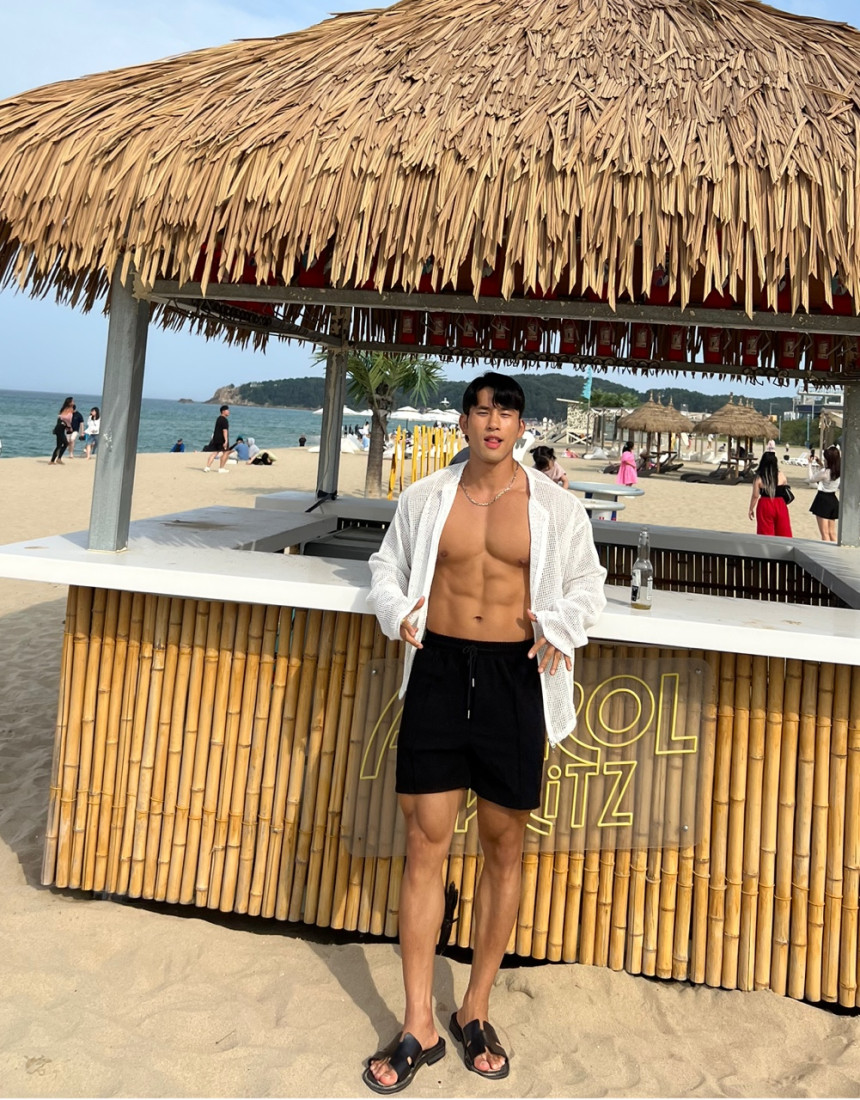 4EE312B3-DB8B-4229-B5A7-843B17A12A3C