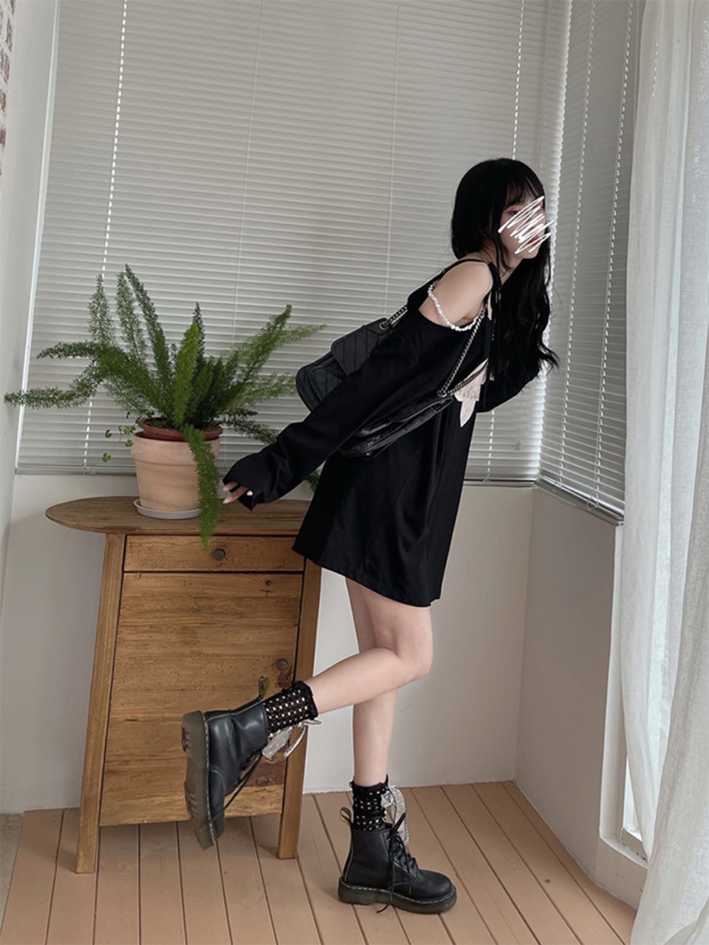 지락이의 뛰뛰빵빵 3화 안유진 티셔츠 루즈한 y2k 의상 옷 패션 - 상세 이미지 5
