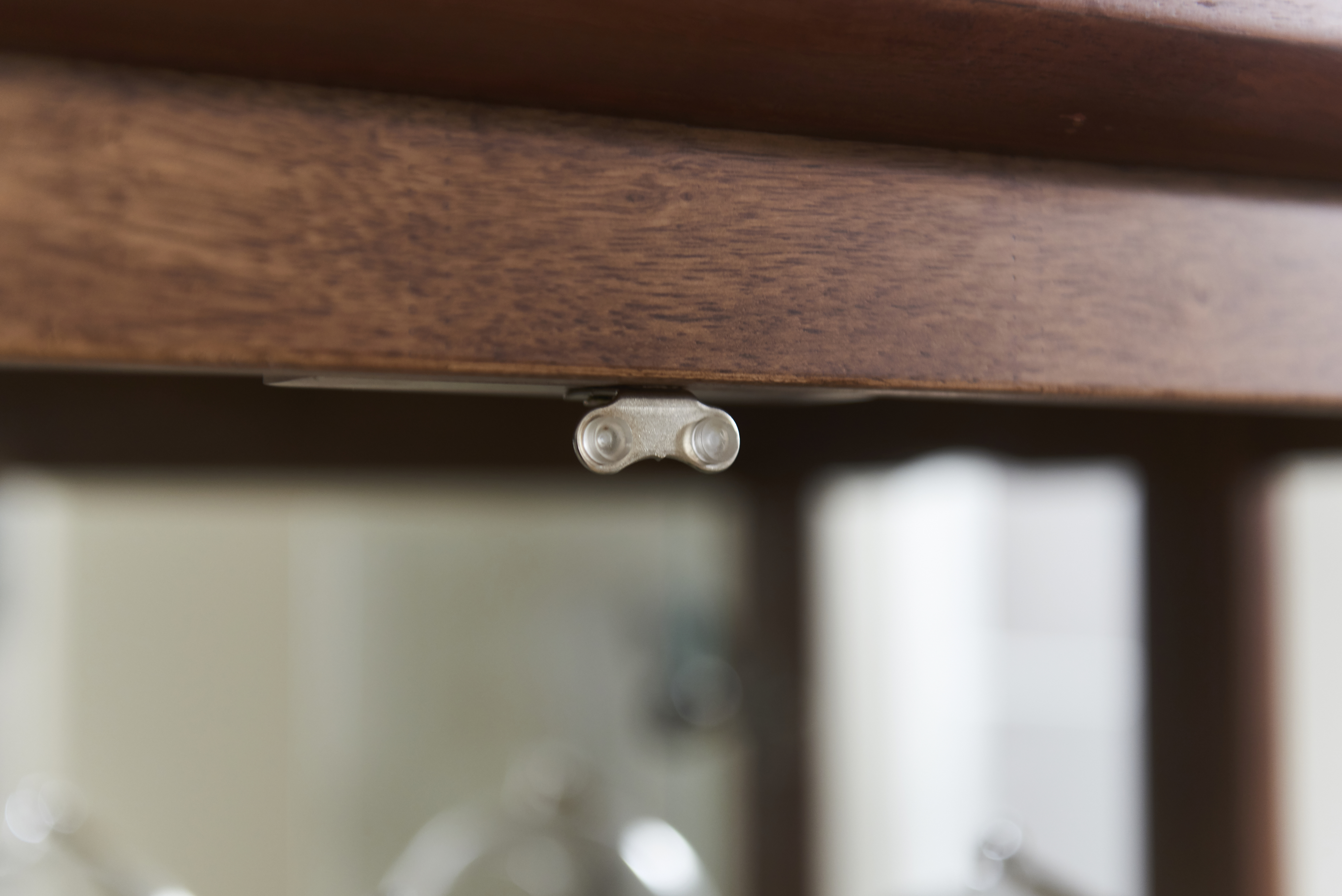 브휘트 장식장 피규어 위스키 와인 양주 술 원목 진열장 유리 엔틱