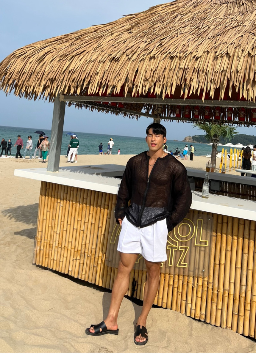 E456398C-BF94-46FB-82F1-04C6F0DCBD03