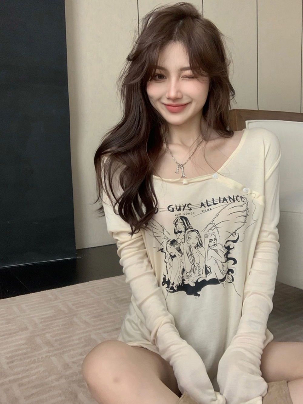 지락이의 뛰뛰빵빵 3화 안유진 티셔츠 오프숄더 봄 의상 옷 패션 - 상세 이미지 2