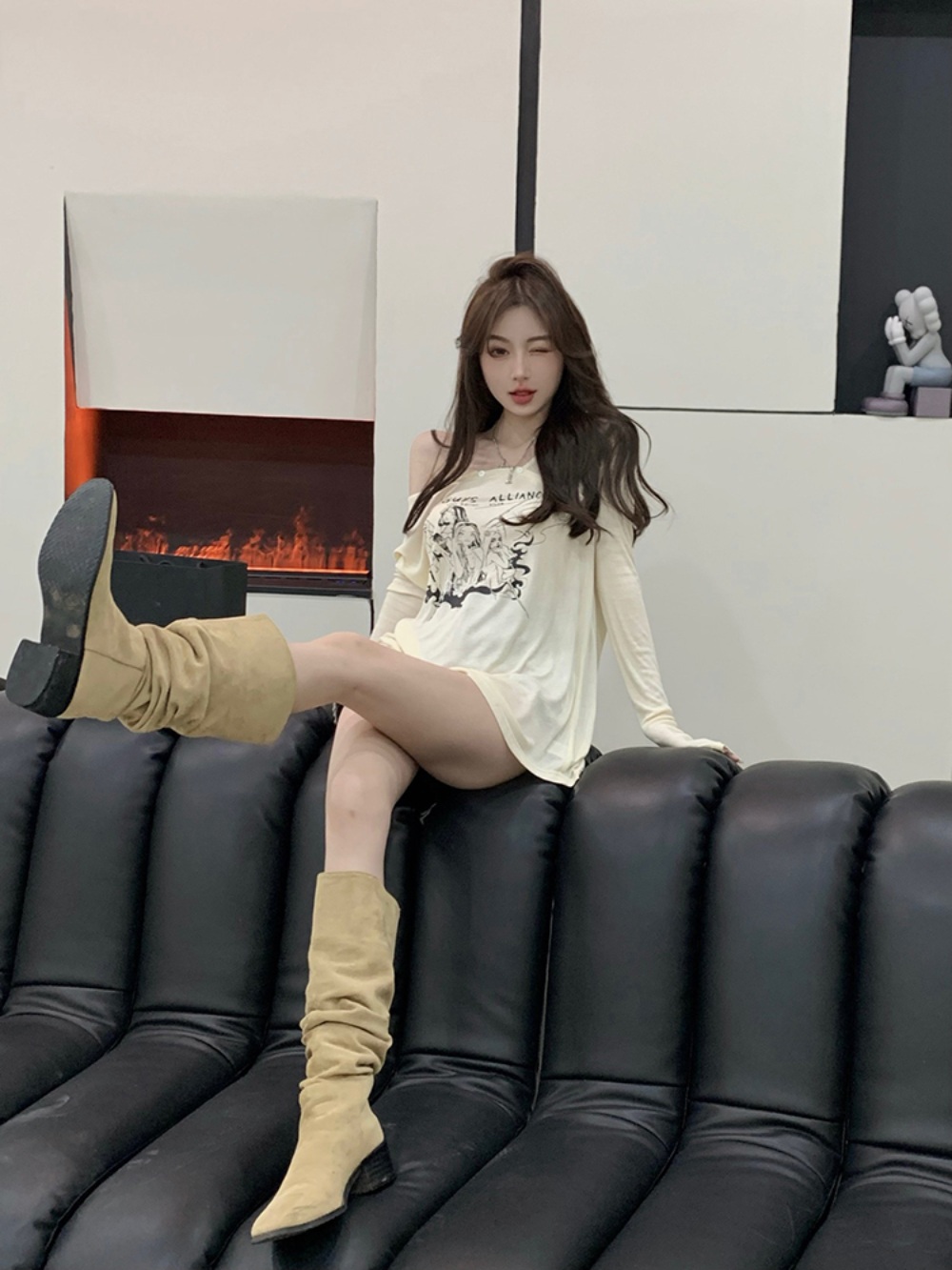 지락이의 뛰뛰빵빵 3화 안유진 티셔츠 오프숄더 봄 의상 옷 패션 - 상세 이미지 4