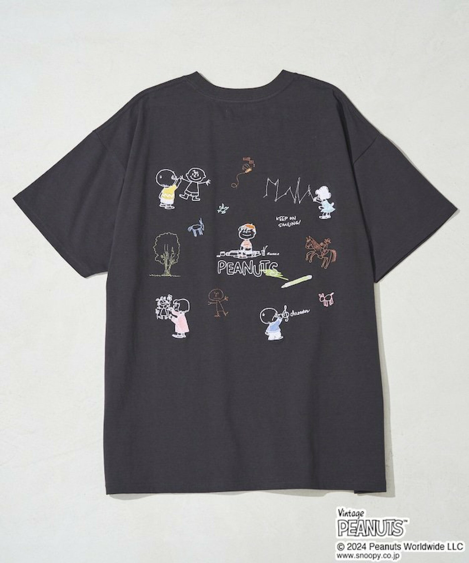 피너츠 PEANUTS x 프릭스 스토어 찰리브라운 백 자수 여성 반팔 티셔츠 5컬러 - 상세 이미지 4