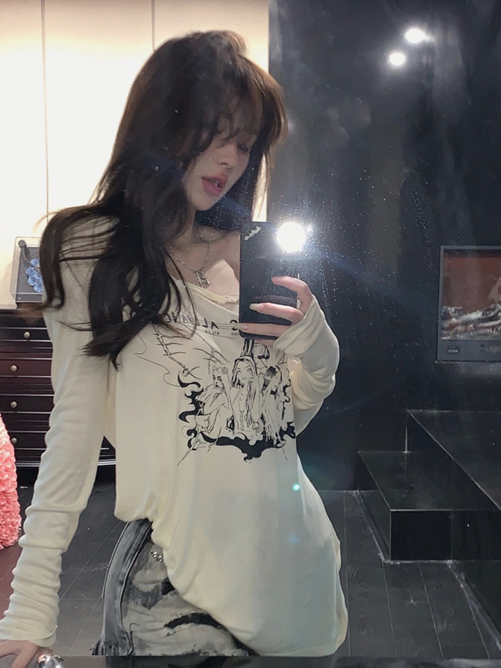 지락이의 뛰뛰빵빵 3화 안유진 티셔츠 오프숄더 봄 의상 옷 패션 - 상세 이미지 3