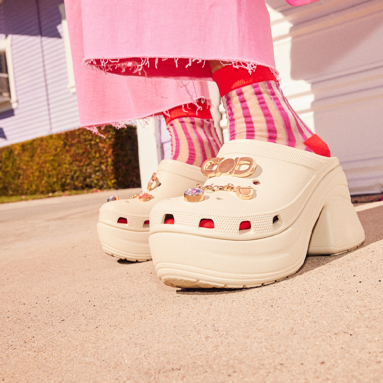 크록스 CROCS 사이렌 클로그 키높이 샌들 슬리퍼 208547 2컬러 - 상세 이미지 5