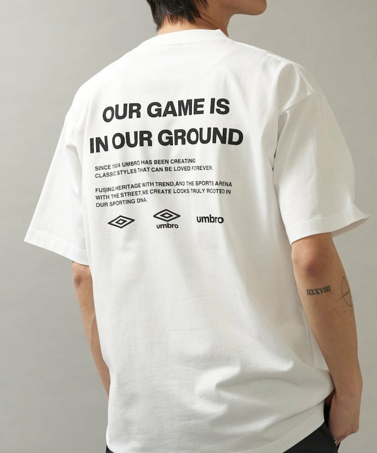 엄브로 UMBRO x 퍼블럭스 백 프린트 남성 반팔 티셔츠 화이트 - 메인 이미지