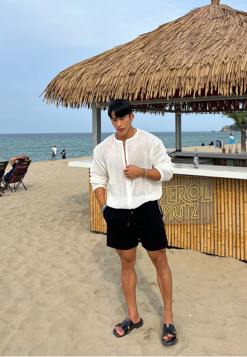 DBC57A59-2F41-4DBF-9853-F50859DCF1A8