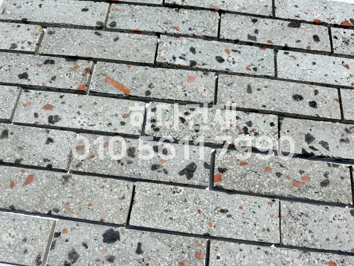 테라조 모노타일 아리 190x55x12T 그레이 / 하다건재