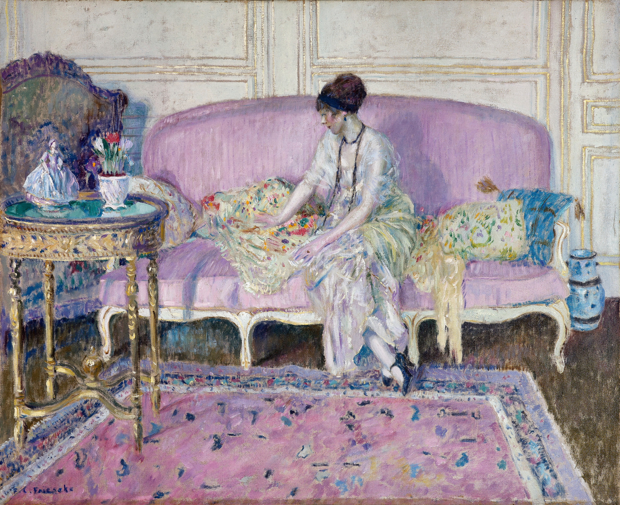 Woman Seated on Sofa in Interior 아트포스터 감성선물 프리세케 - 메인 이미지