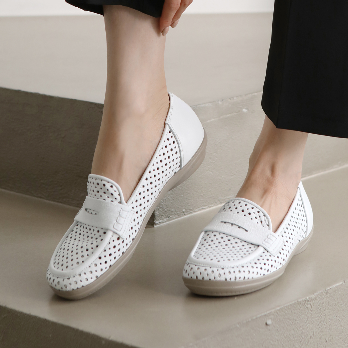 [GISSE 지쎄/여름 여행신발 선물 추천] 천연가죽 여성수제화 벨크 펀칭 로퍼 GIS-45222