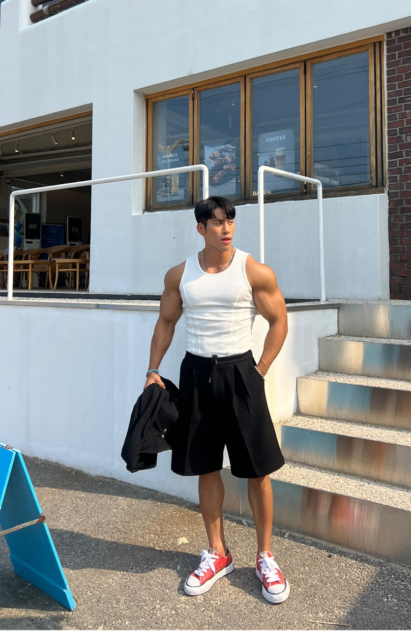 AC7451A6-CFF3-4731-A256-3F9735893677