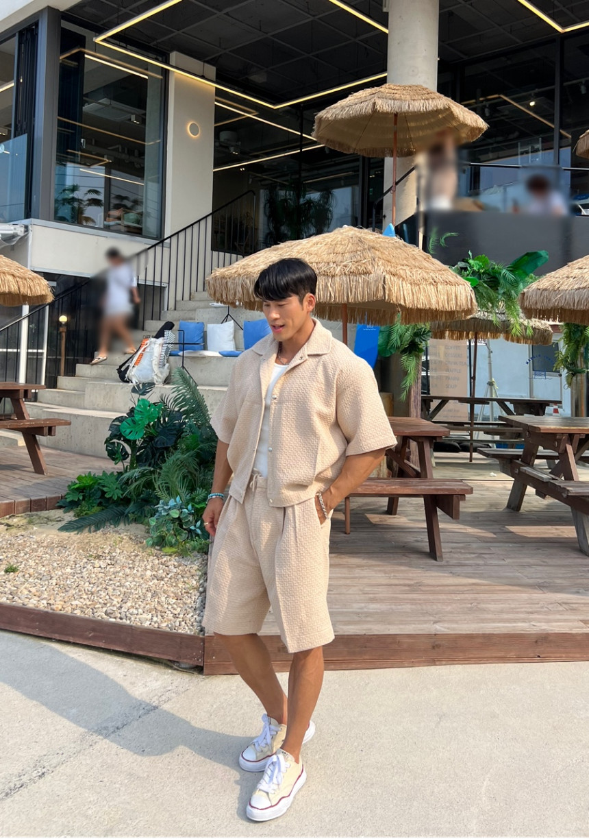 B56EFACF-41A6-4625-8690-63C1C051CF62