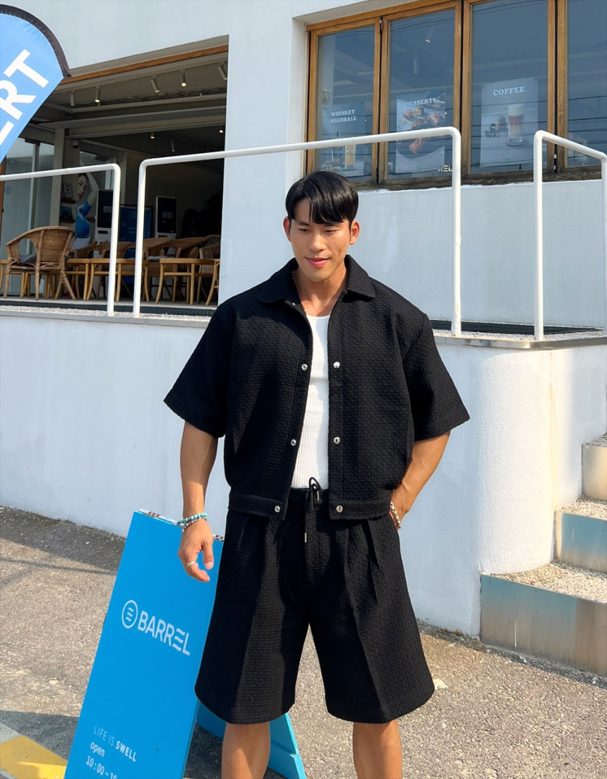 FCE7B6A8-A75B-454A-A817-E1A8747217FE