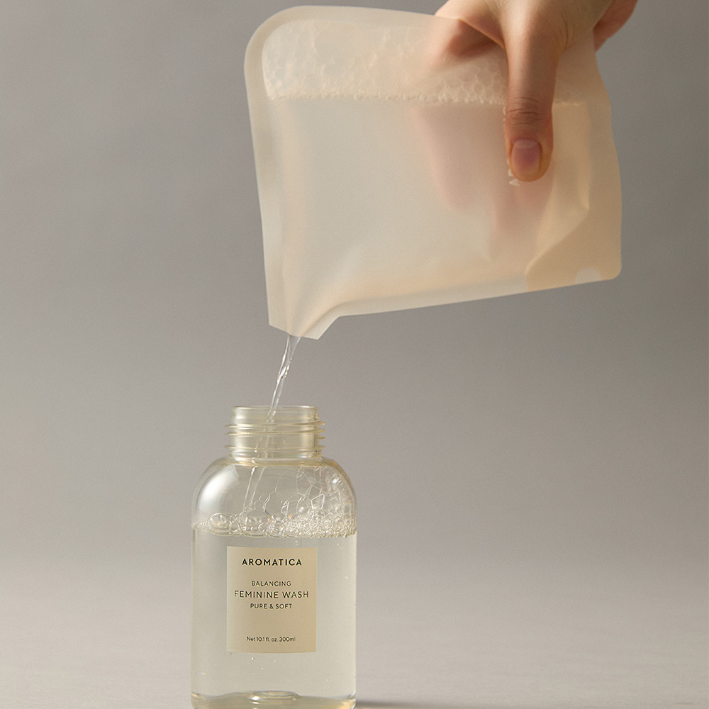 [라운지ONLY/1+1]아로마티카 퓨어 앤 소프트 여성청결제 300ML (리필) 이미지 2