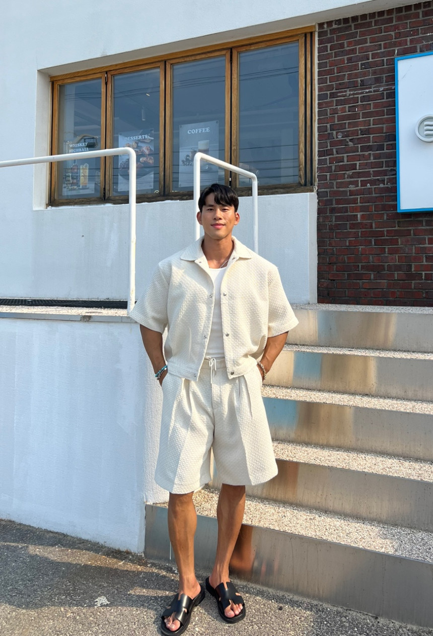 86E9902A-DADF-4BA6-8DDB-B423EFF45D02