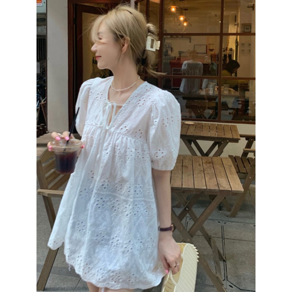 펀칭 브이넥 블라우스 반팔퍼프 리본타이 레이스 여름 원피스 프렌치 감성 화이트 - 상세 이미지 3