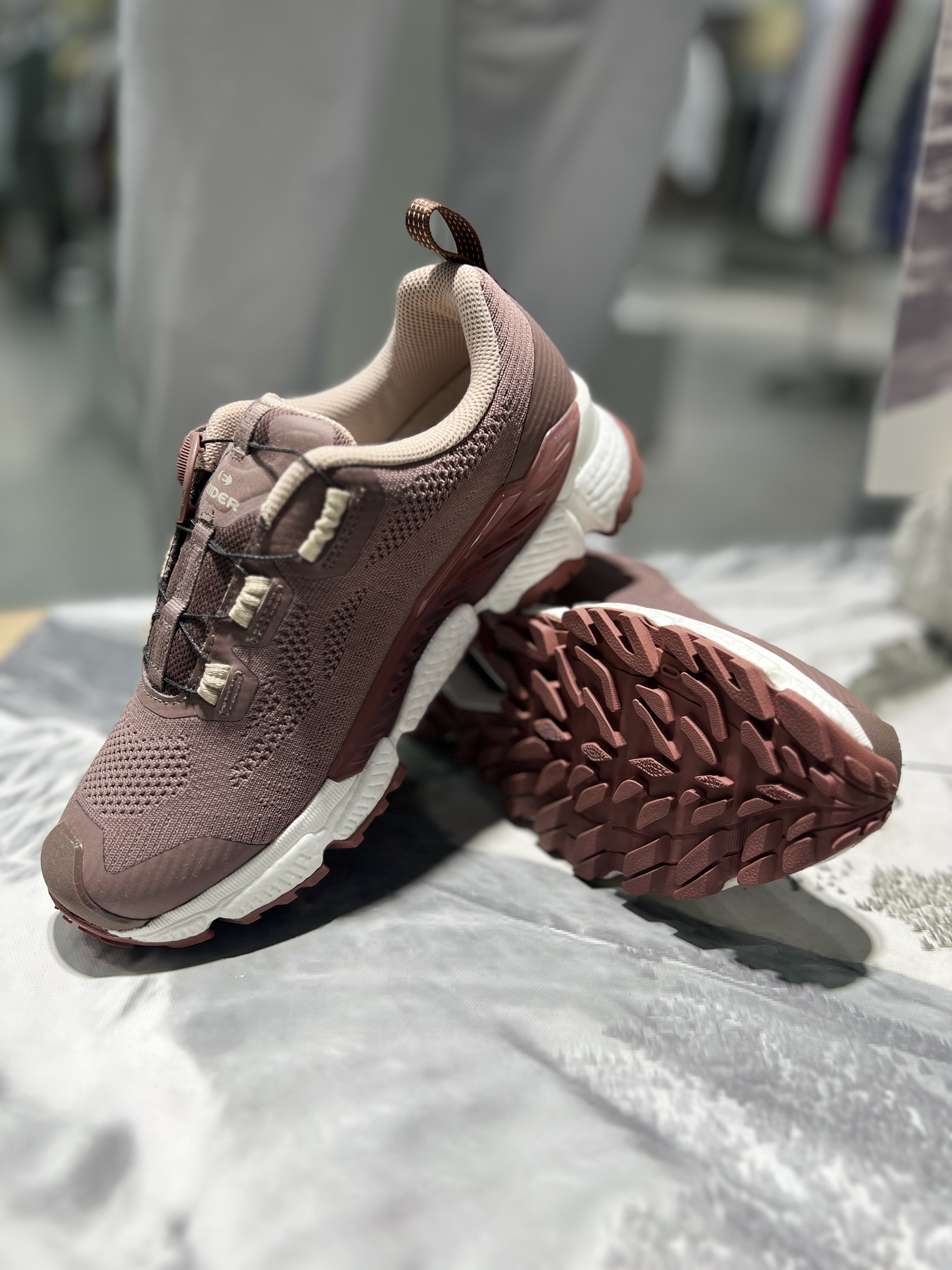 아이더 남여공용 방수등산화 워킹화 트레킹화 하이킹화 퀀텀 인피니티 - 상세 이미지 3