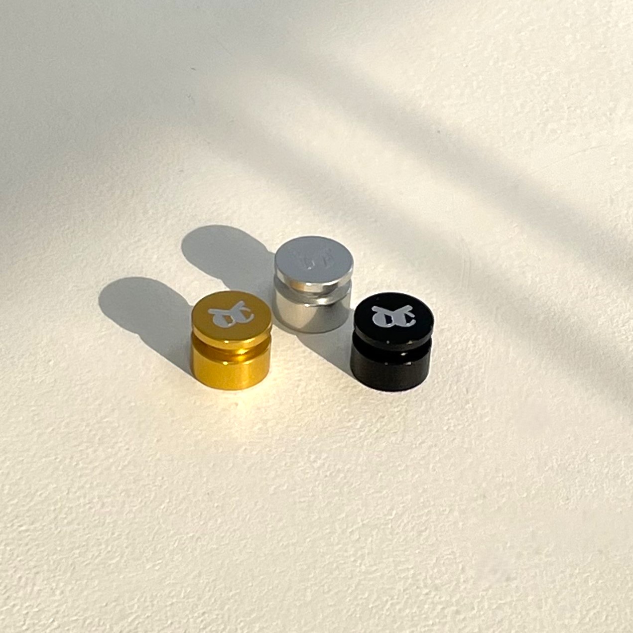 위씨 We.C 차량용 소품 차 악세사리 자동차 꾸미기 송풍구 인테리어 소품 마스크걸이 - 상세 이미지 4