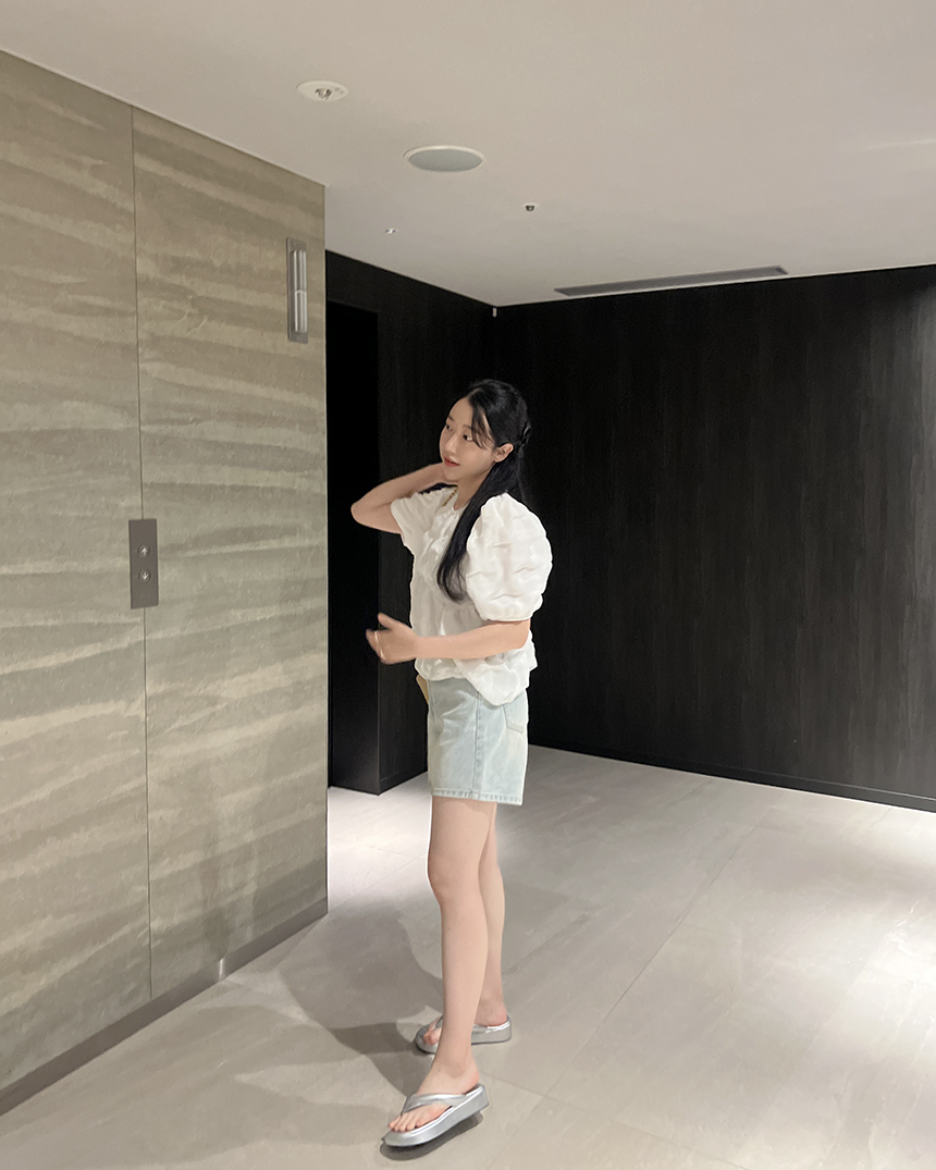 구름 퍼프소매 반팔블라우스 3color 상세 이미지 42