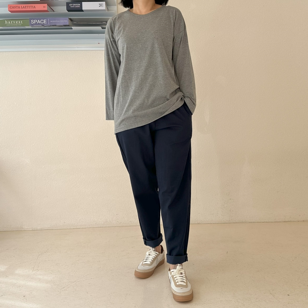 자체제작 기본 무지 여성 긴팔 면 티셔츠 봄 가을 이너 트임 박스 간절기 데일리 티 차콜 - 상세 이미지 2