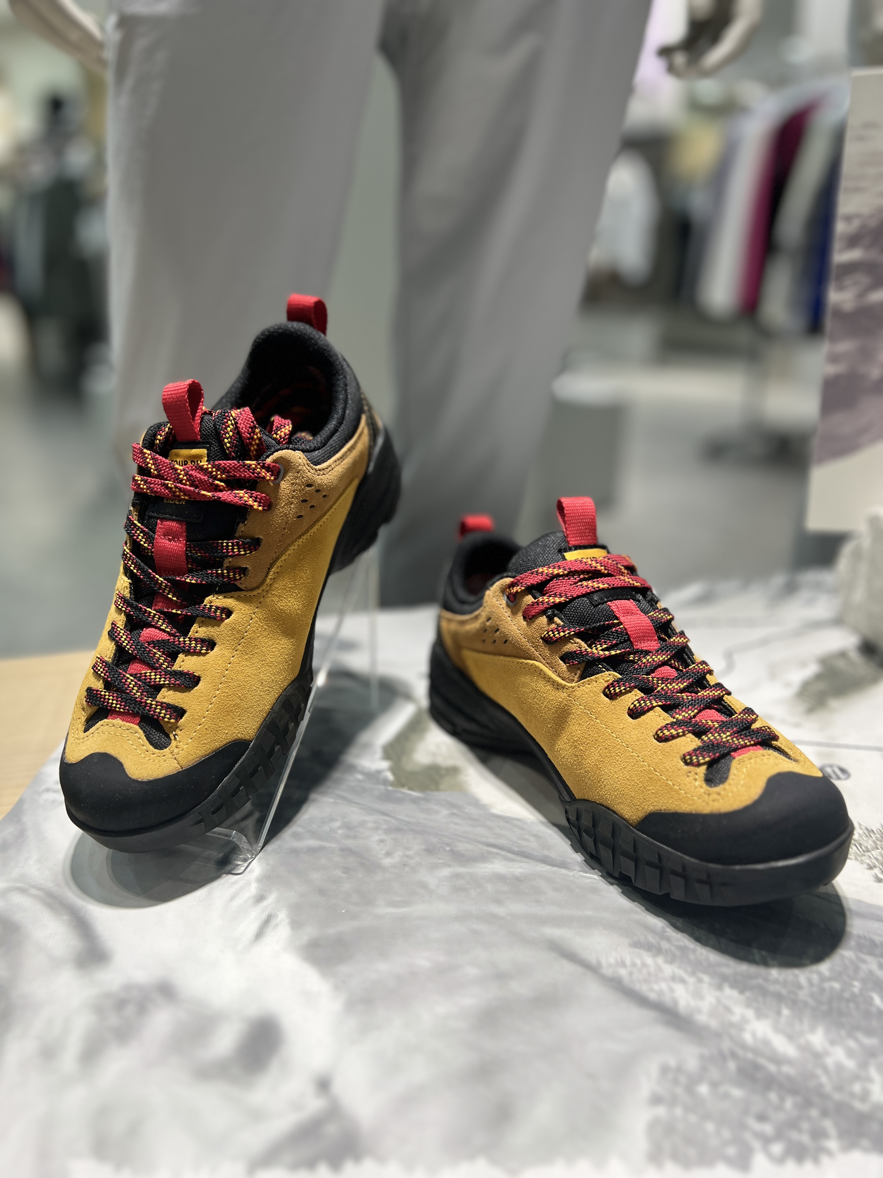 아이더 워킹화 고어텍스트레킹화 피어스 TT 23G51 - 상품 이미지