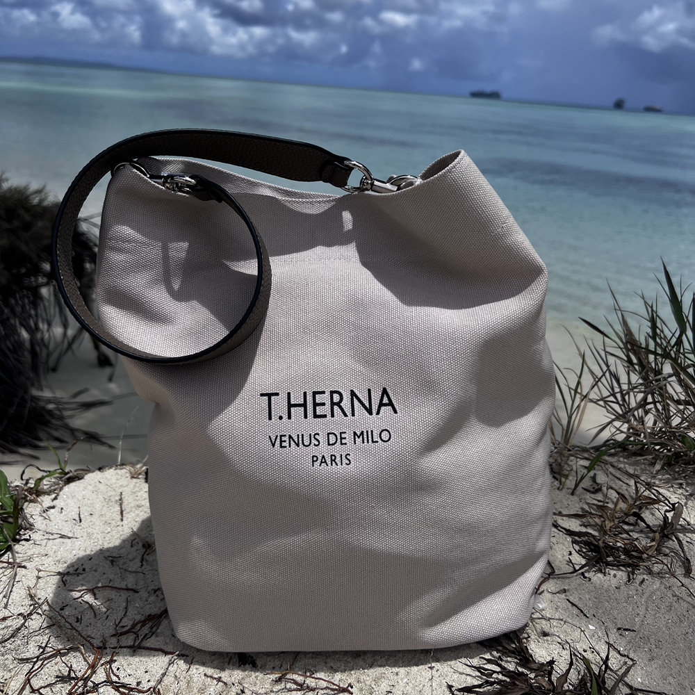 연예인 에코백 본인디펜던트 라지 샌드아이보리