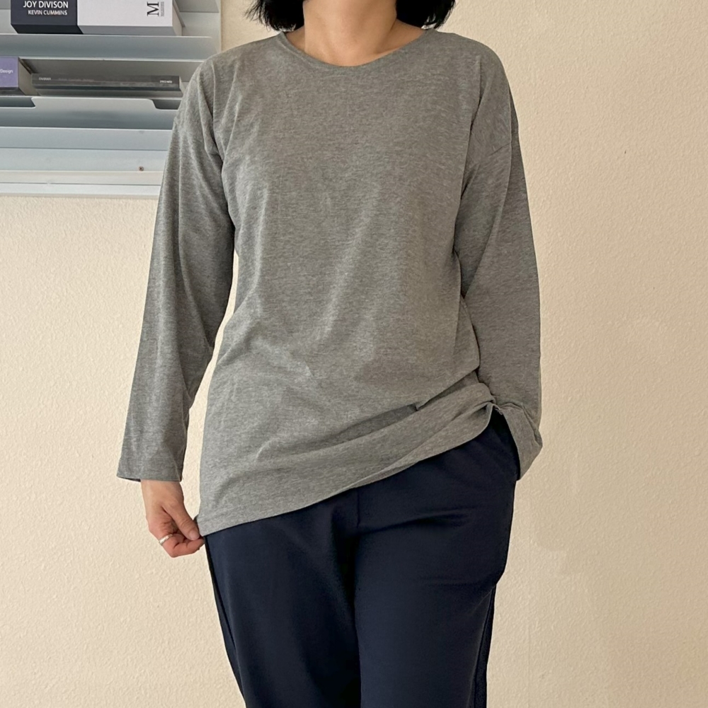 자체제작 기본 무지 여성 긴팔 면 티셔츠 봄 가을 이너 트임 박스 간절기 데일리 티 차콜 - 상품 이미지
