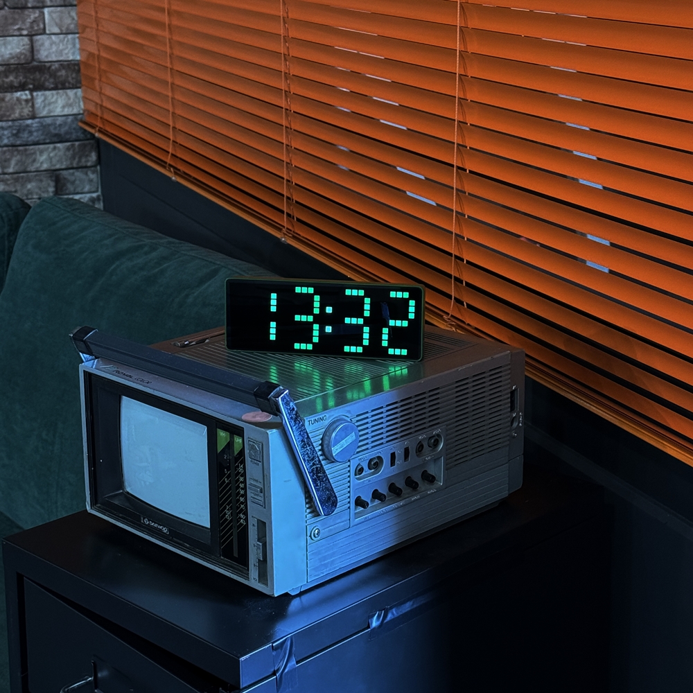 도트클락 레트로 LED 유선 알람 탁상시계 무소음 다기능