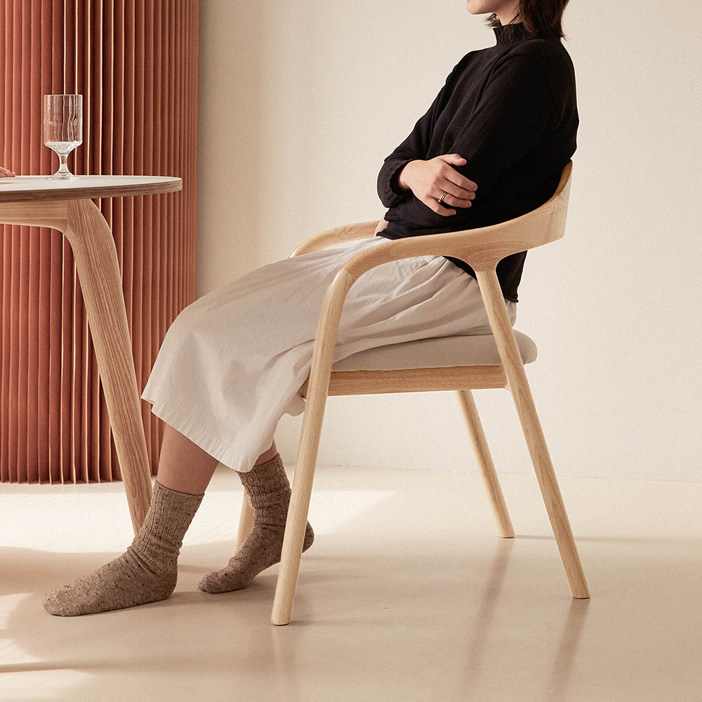 우드띠어리 나무의자 식탁 원목 의자 다이닝 월넛 아르띠 체어