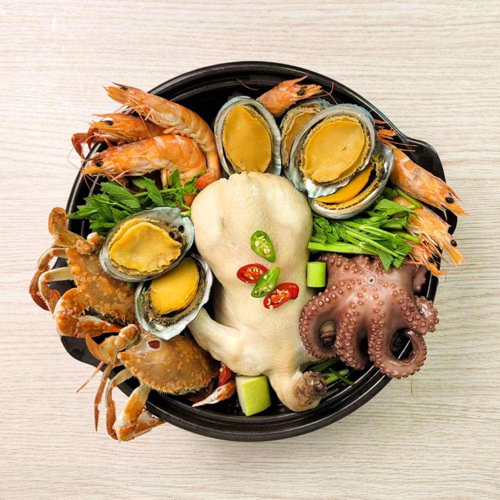 복날대비용 푸짐한 남해 전통 명품 해신탕 밀키트 대표 이미지