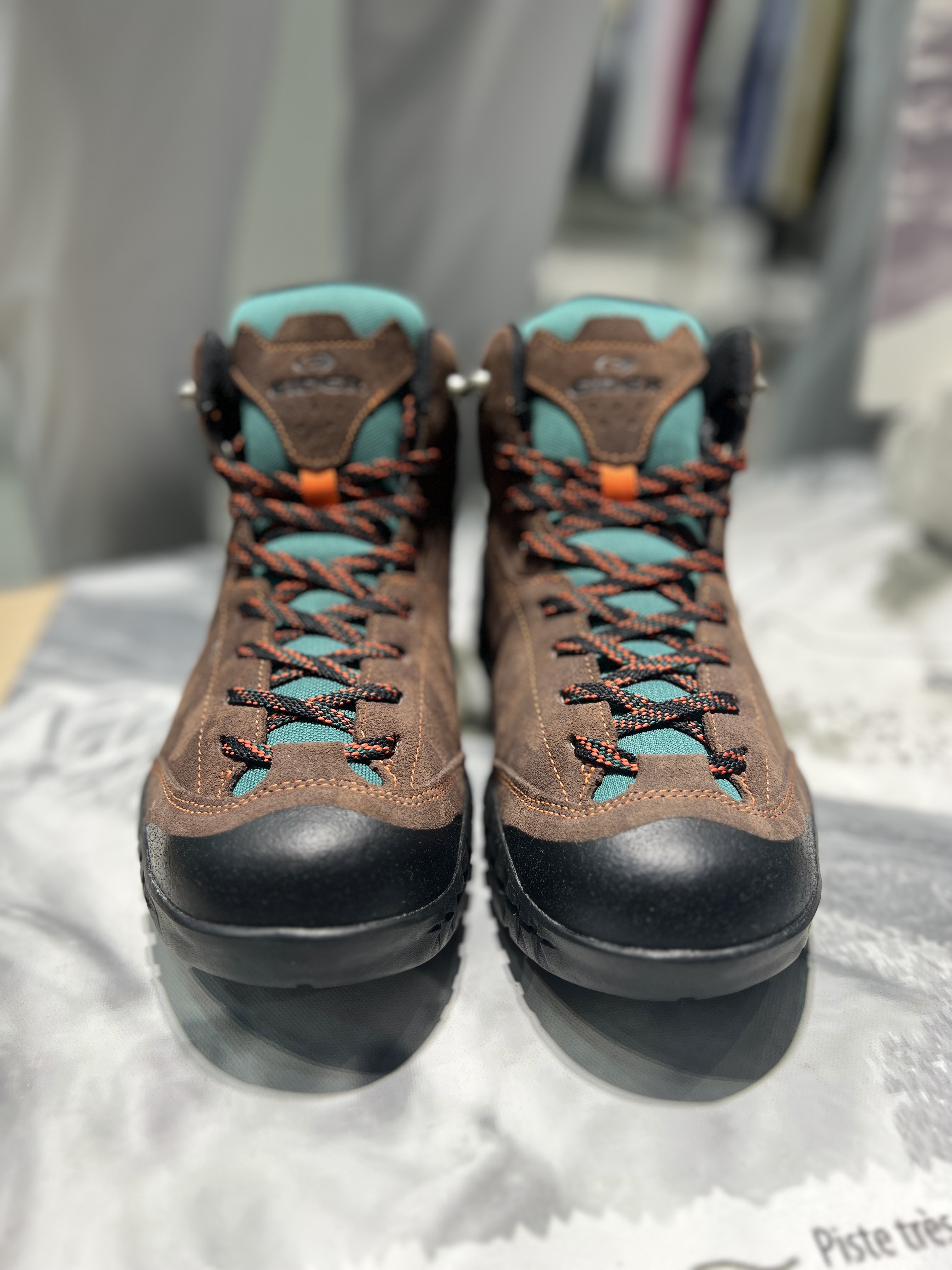 아이더 중등산화 고어텍스 피어스 미드 UF23G52 - 상품 이미지