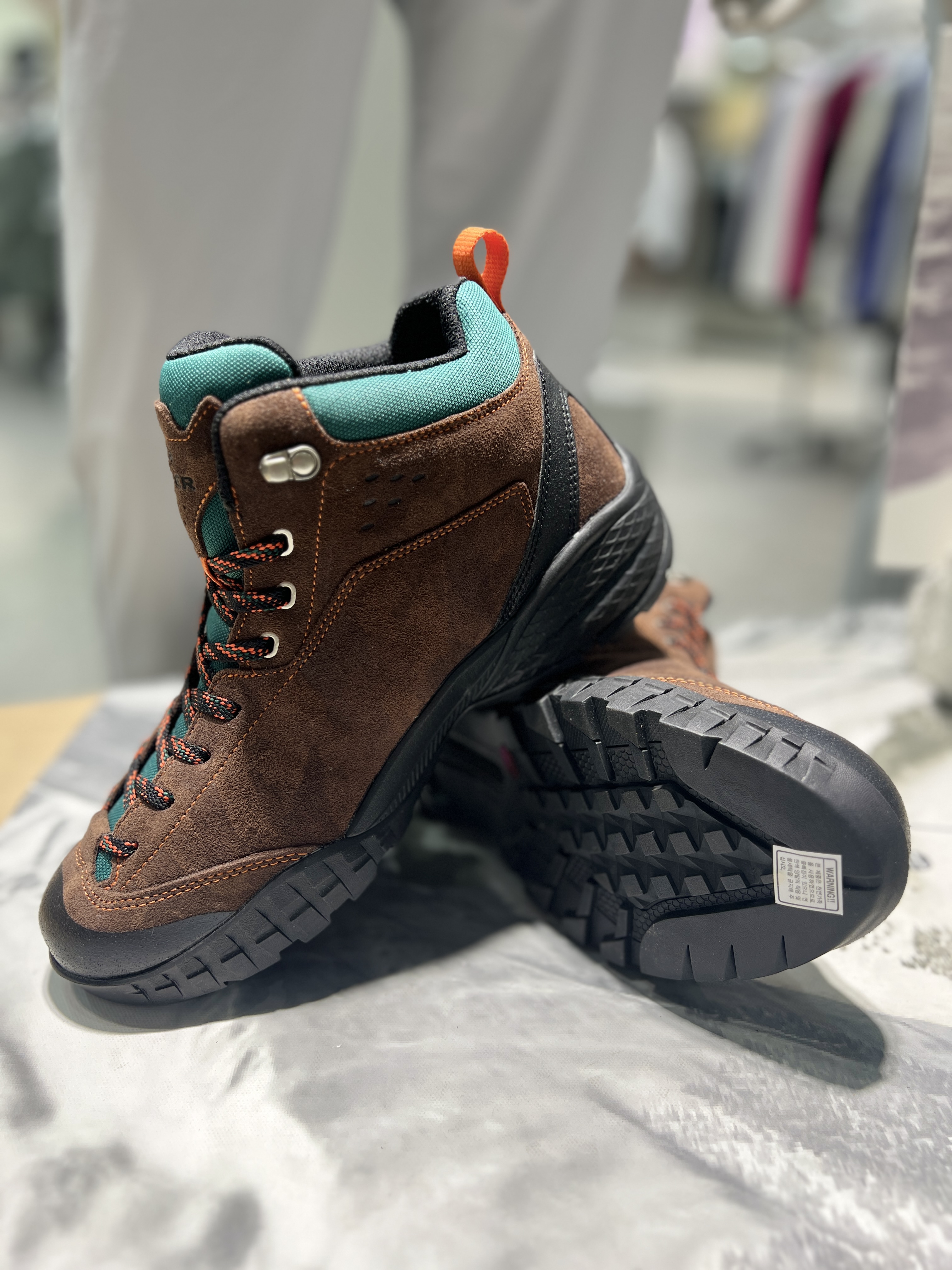 아이더 중등산화 고어텍스 피어스 미드 UF23G52 - 상세 이미지 2