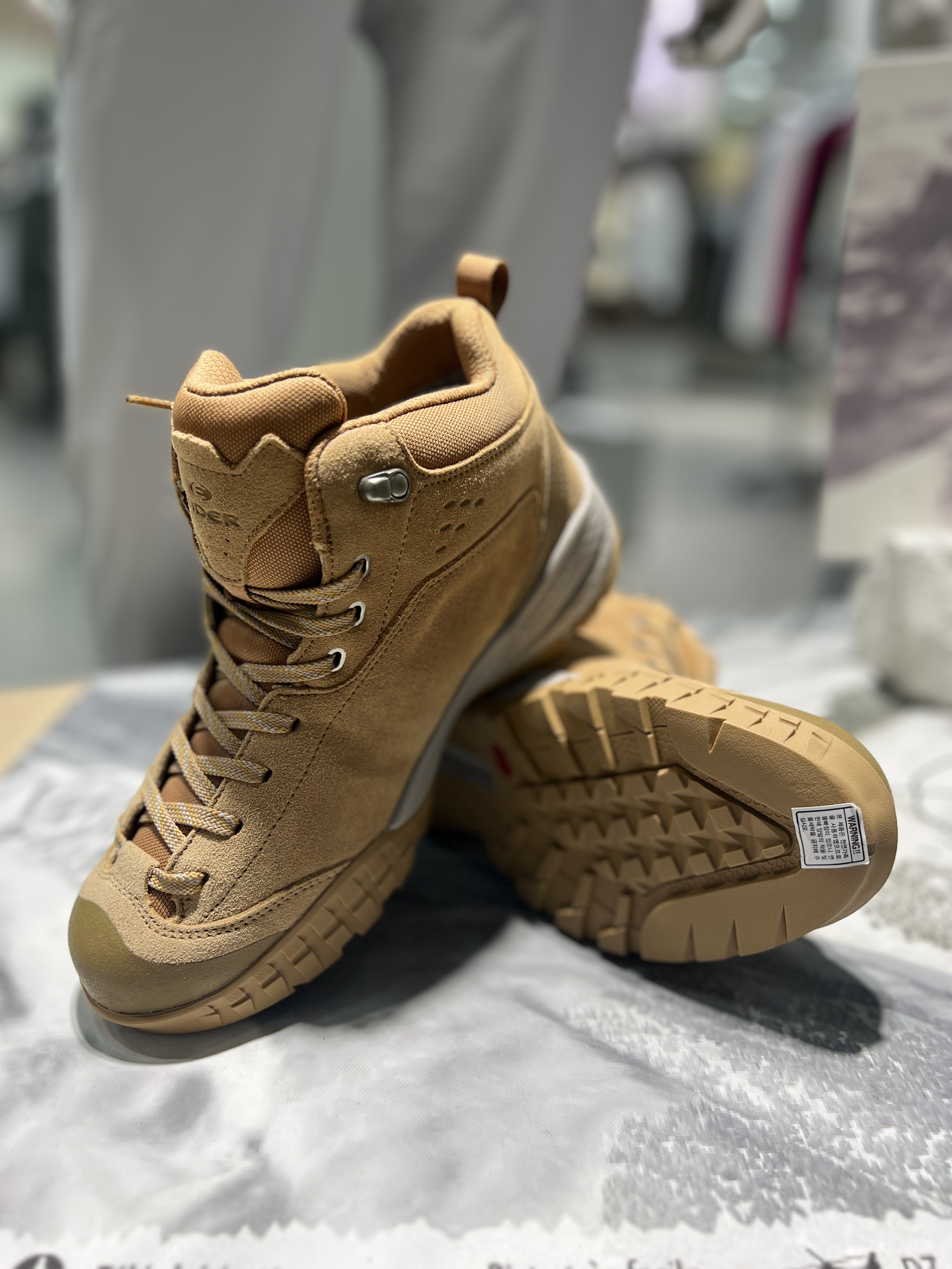 아이더 고어텍스 중등산화 트레킹화 피어스 MID UF23G52 - 상세 이미지 2