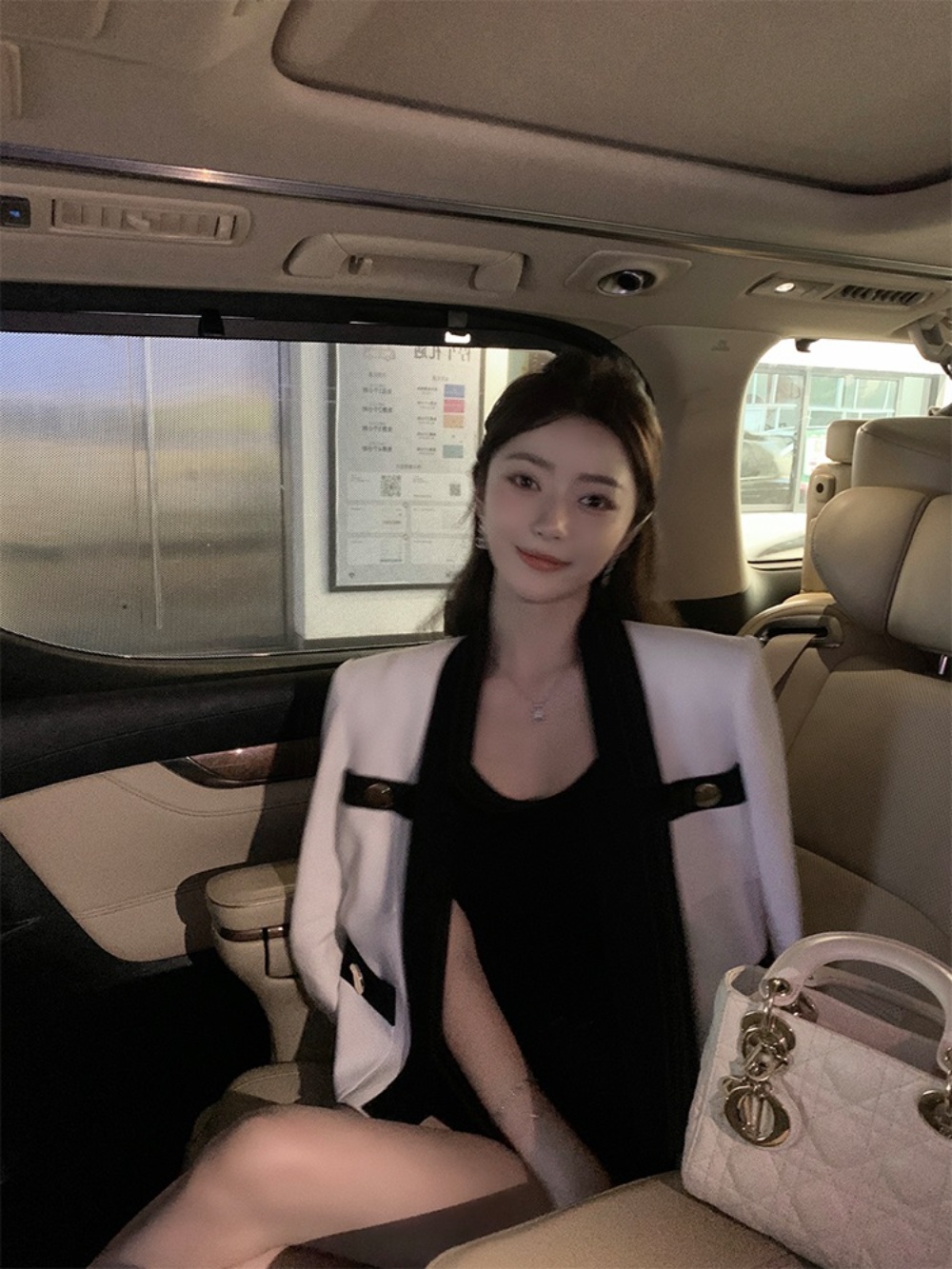 미운우리새끼 399회 오연수 화이트 자켓 오피스 하객룩 의상 옷 패션 - 상세 이미지 3