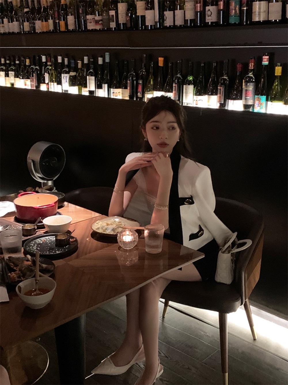 미운우리새끼 399회 오연수 화이트 자켓 오피스 하객룩 의상 옷 패션 - 상세 이미지 4