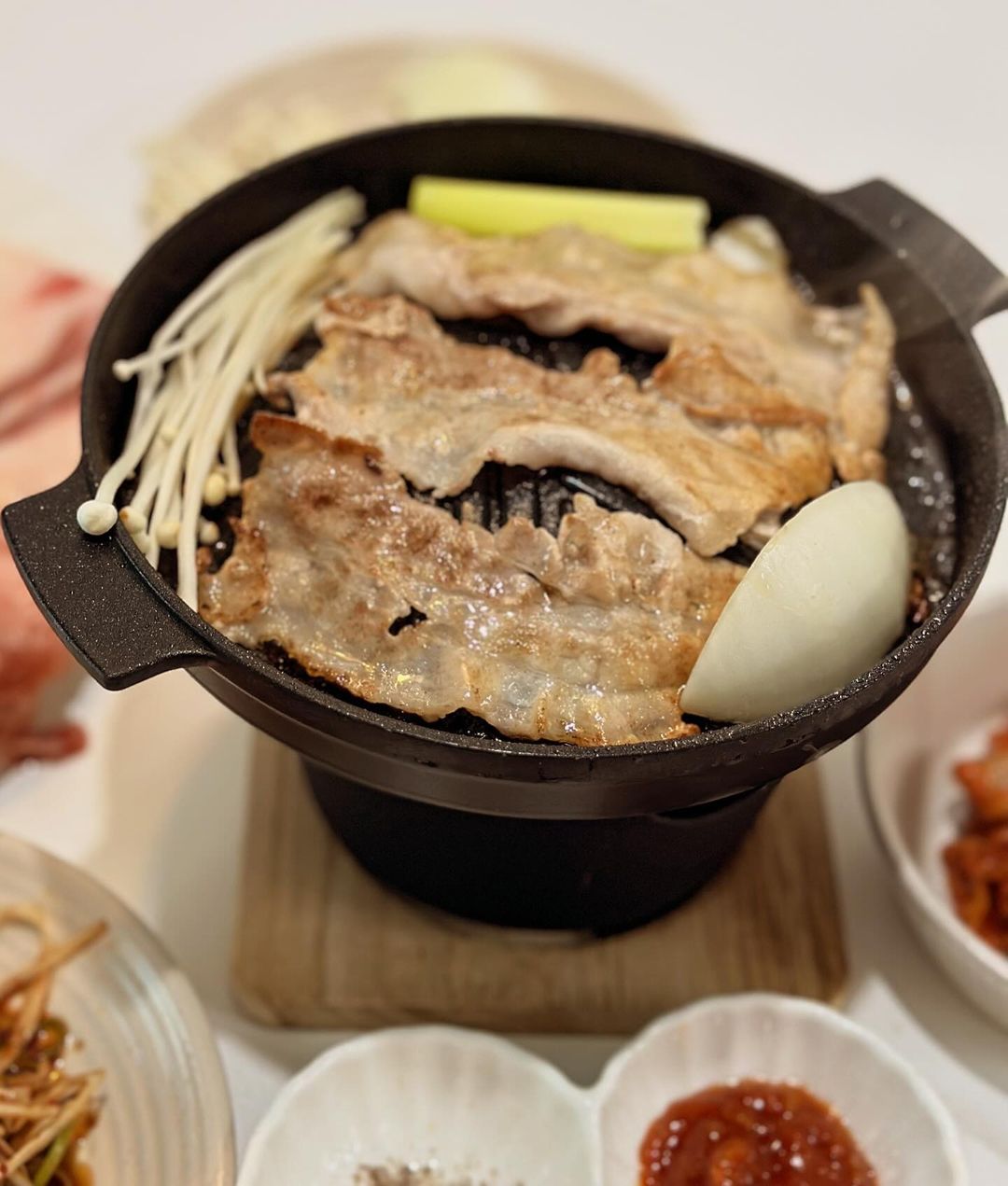 (새벽배송)국산급 맛 보장 대용량 대패삼겹살 2kg 수입 돼지고기 냉동삼겹살 삼겹살 이미지 7