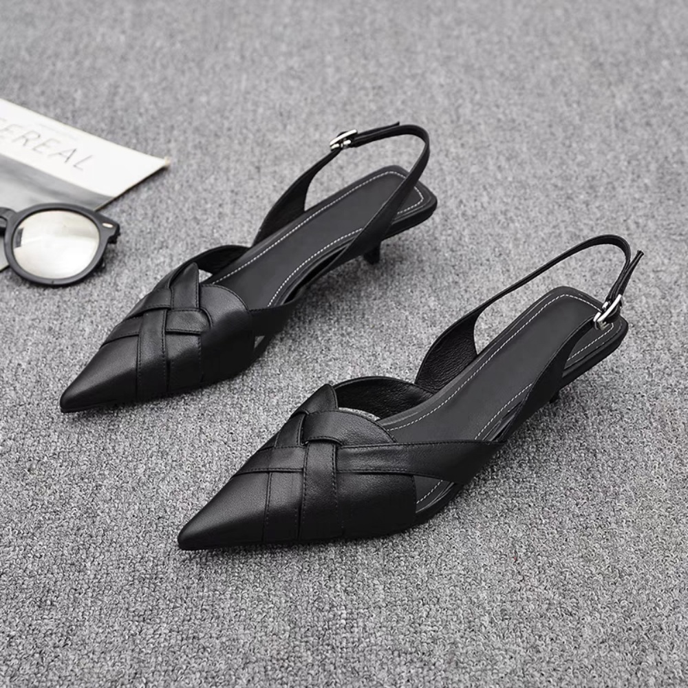 뾰족코 블랙 슬링백 고급가죽 연예인 패션 코디 굽낮은 샌들 220 4CM - 상품 이미지