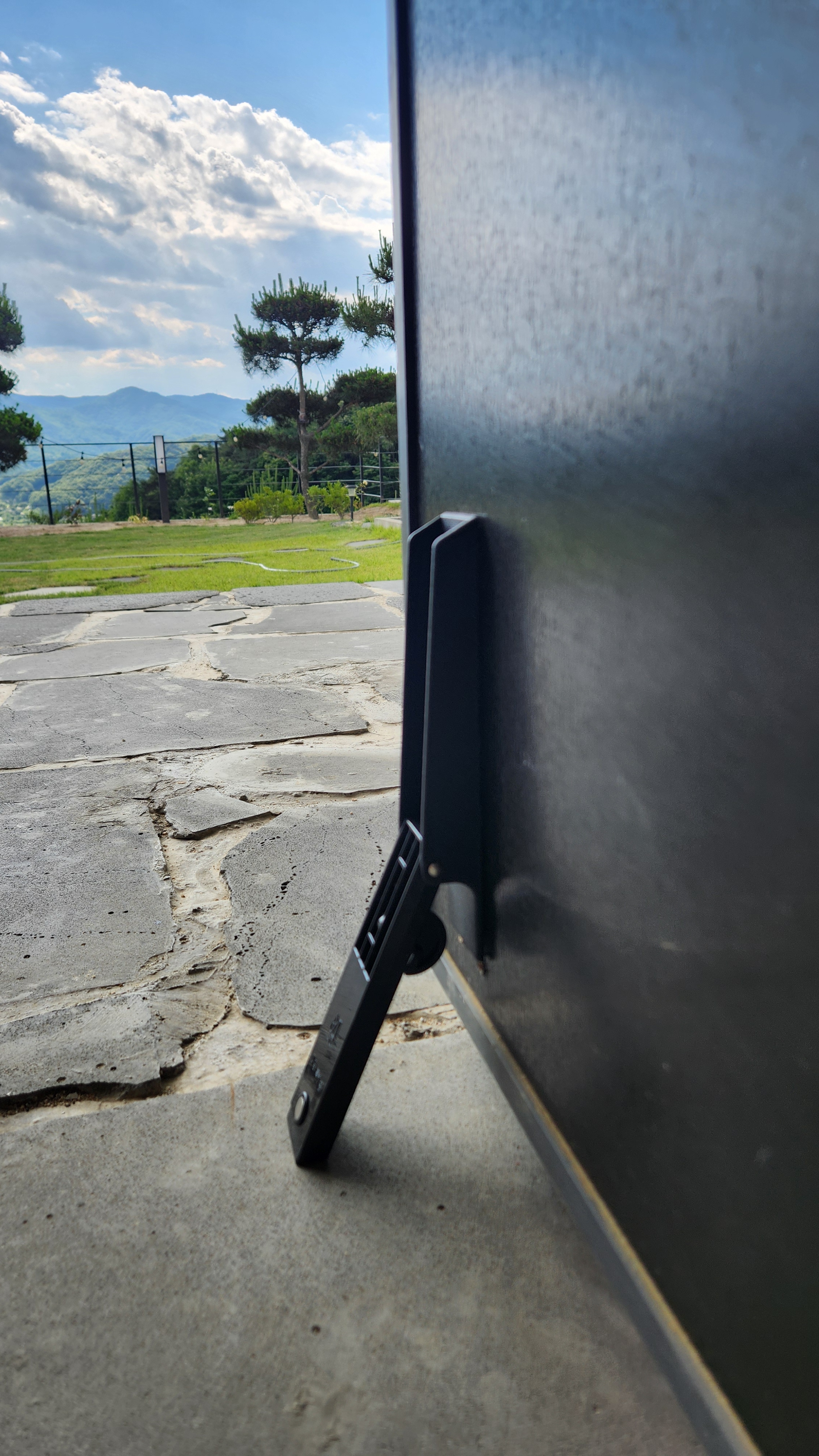 무타공 도어스토퍼 현관문 말발굽 방화문 고정 자석 말굽 이지킥 블랙