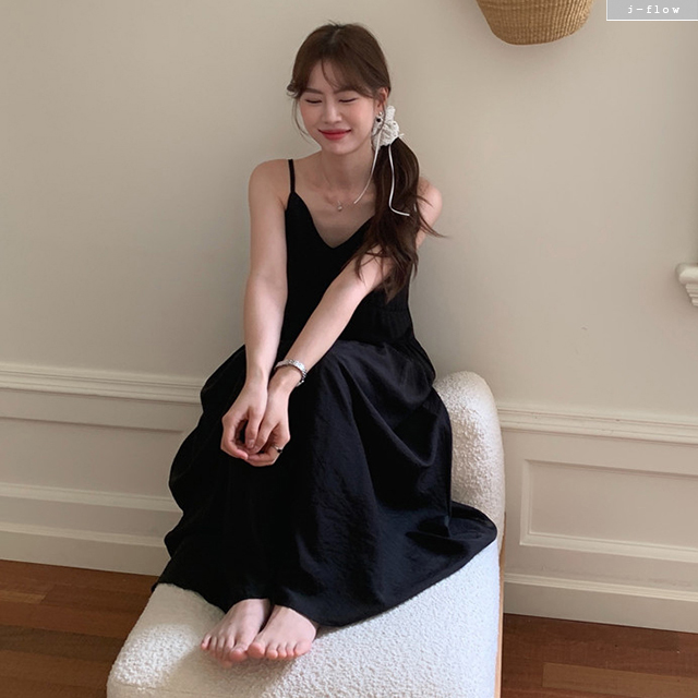 카시에 브이넥 새틴 실키 나시 맥시 롱 원피스 3col 여름 봄 A라인 루즈핏 제이플로우 - 상세 이미지 2