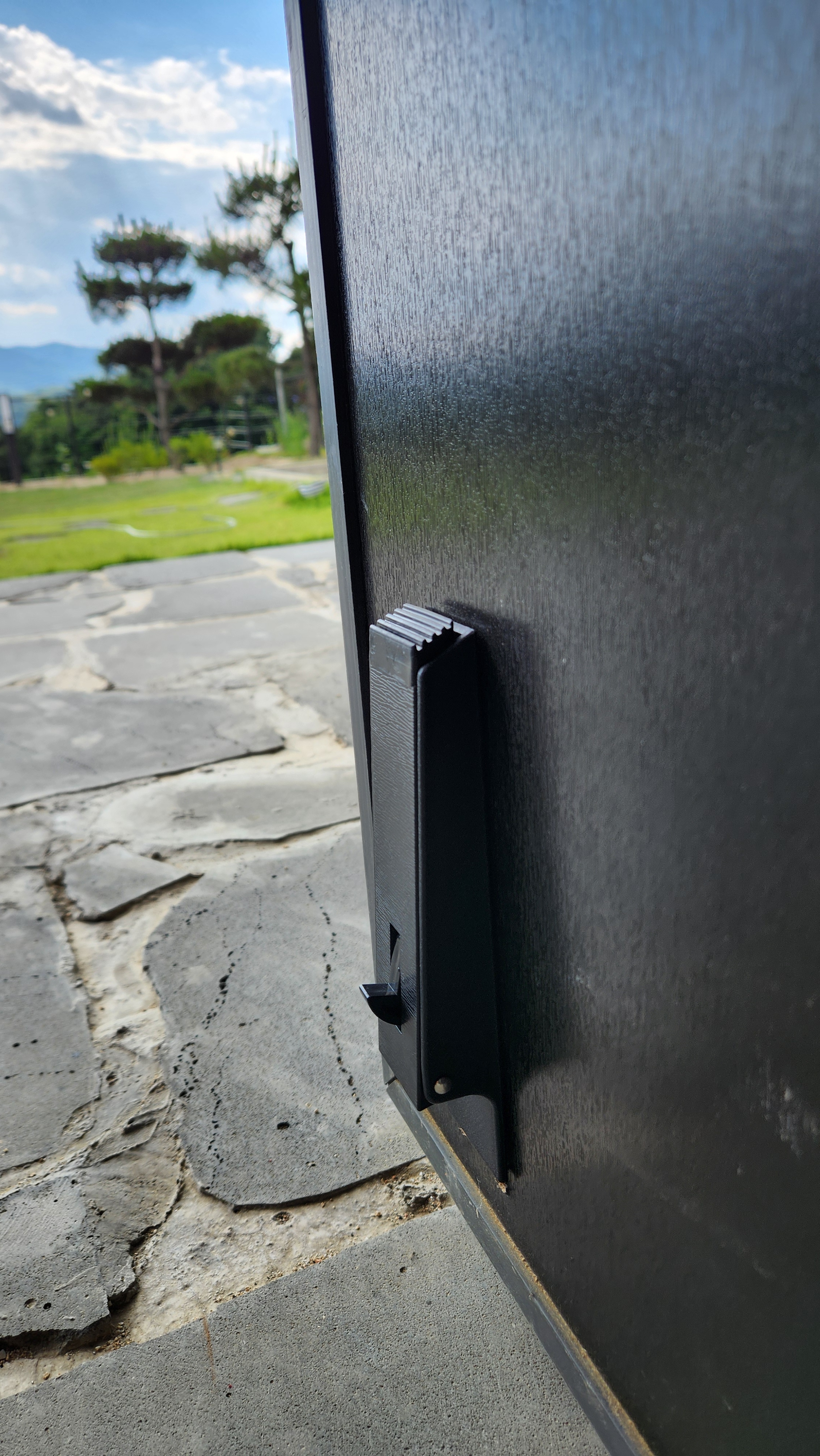 무타공 도어스토퍼 현관문 말발굽 방화문 고정 자석 말굽 이지킥 블랙